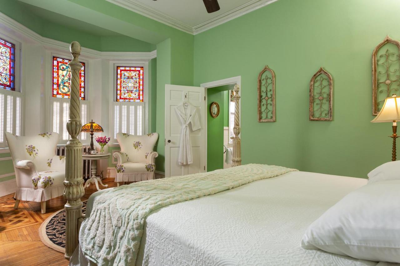 Bed & Breakfast Cornerstone