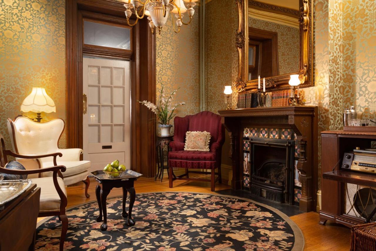 Bed & Breakfast Cornerstone
