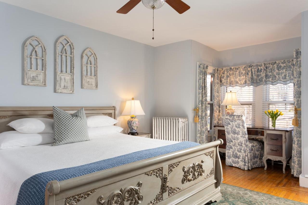 Bed & Breakfast Cornerstone