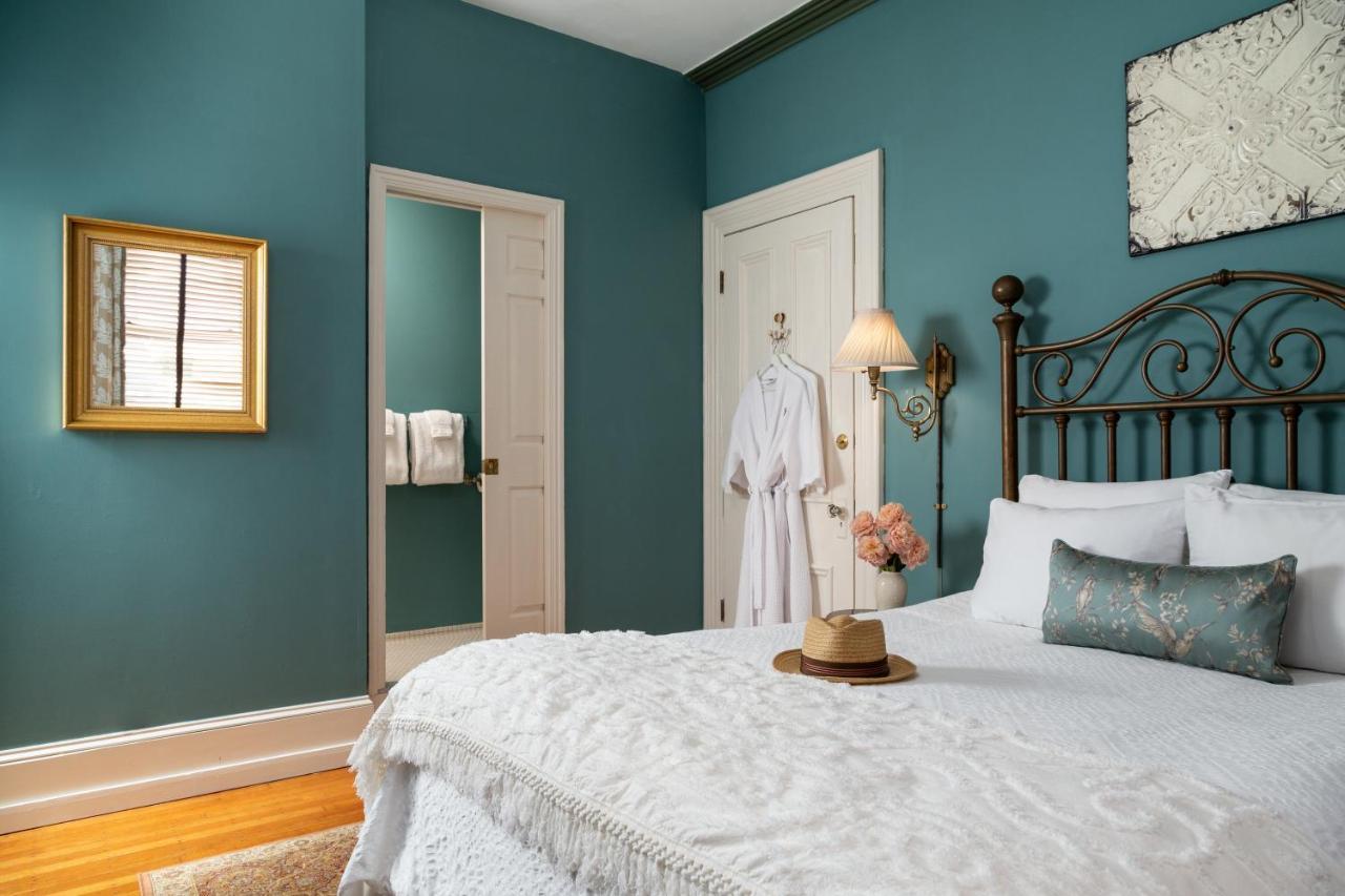 Bed & Breakfast Cornerstone