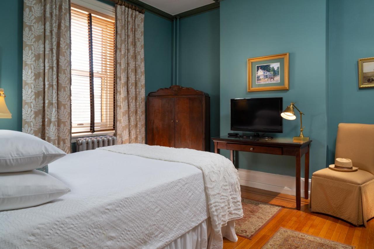 Bed & Breakfast Cornerstone 3*